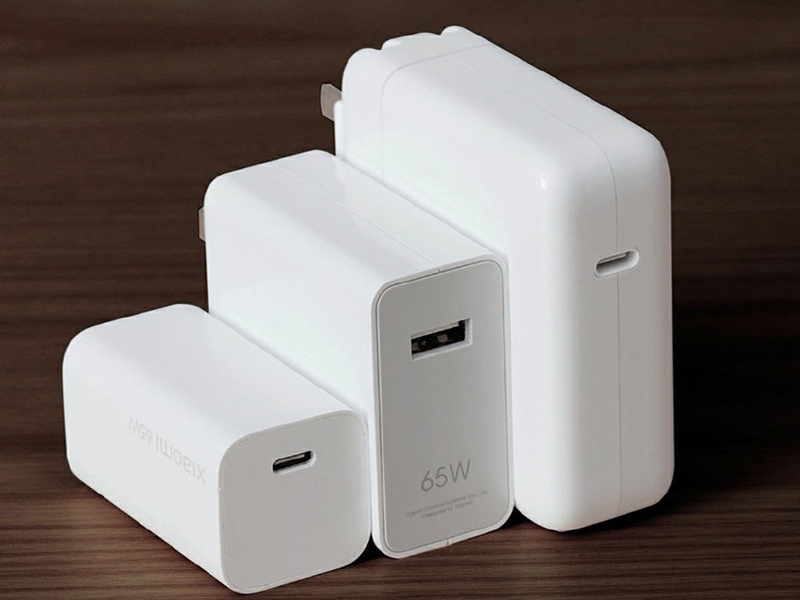 充電器自動裝配機(jī)器