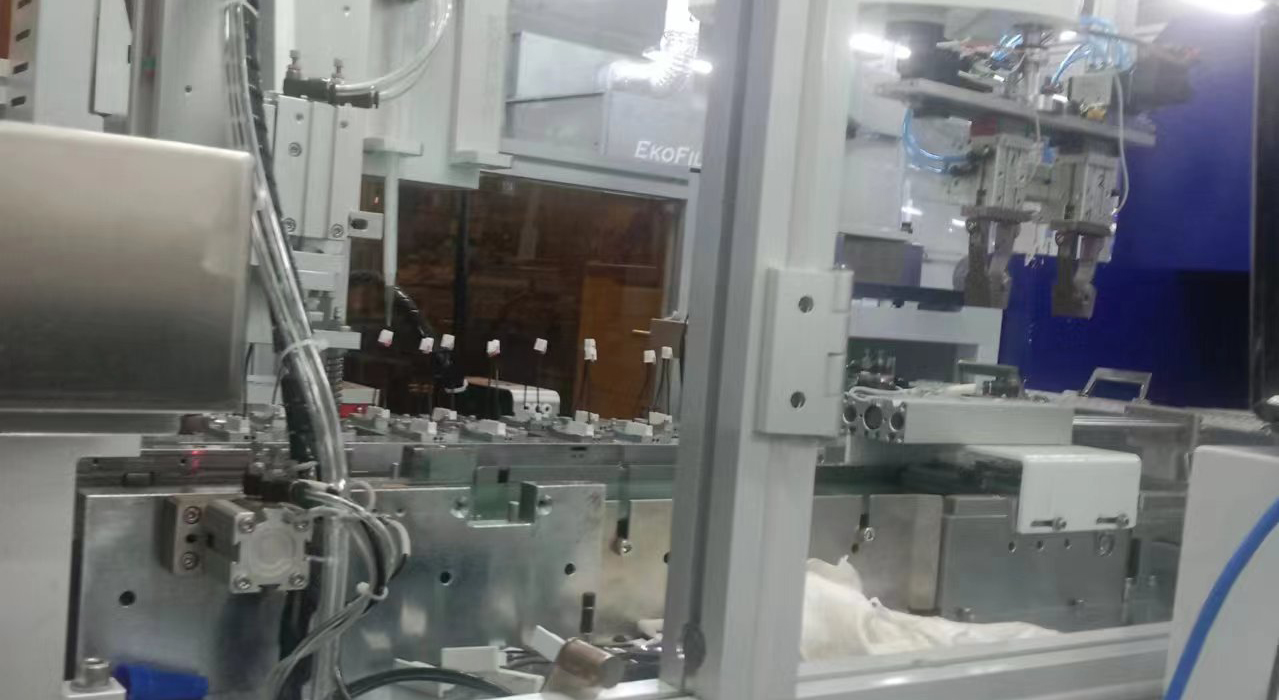 自動組裝旋鉚設備的特點、工作原理及使用注意事項